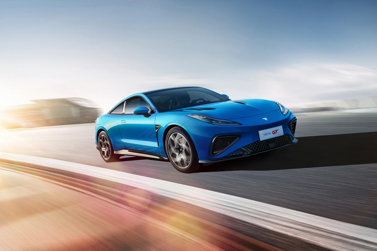 El nuevo Neta GT en color azul. Un deportivo eléctrico que llegará a España en 2024.